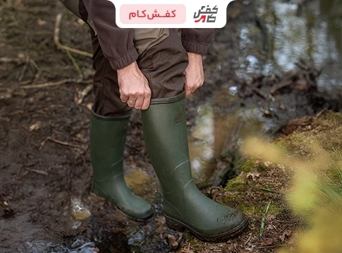 چکمه مردانه مناسب چه فصل‌ها و چه فعالیت‌هایی است؟ بررسی کاربری در کشاورزی، طبیعت و شهر